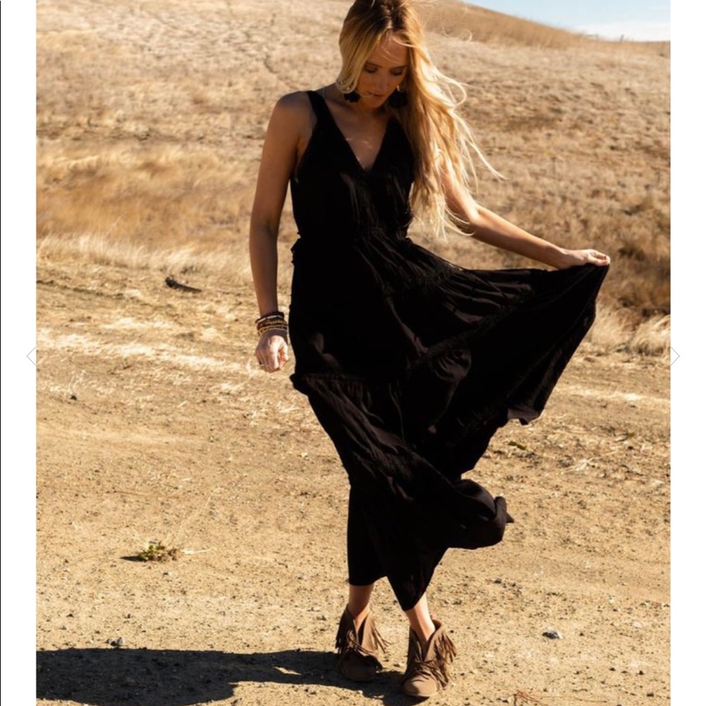 Boho in Black. This dress is lined. Nicely done.